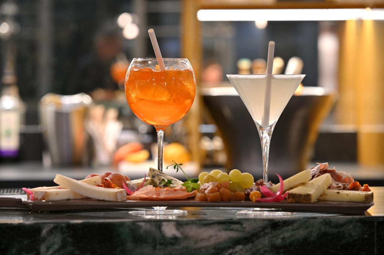 Dali - Restaurant Hotel 4*